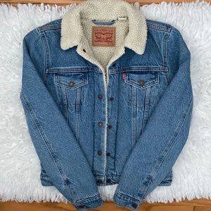 Levi’s Sherpa Lined Jean Jacket Size XS